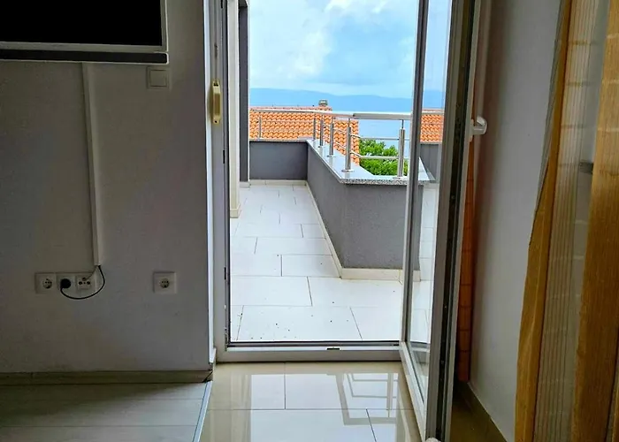 Domagoj - Luxury With Private Parking, Jacuzzi And Seaview Njivice