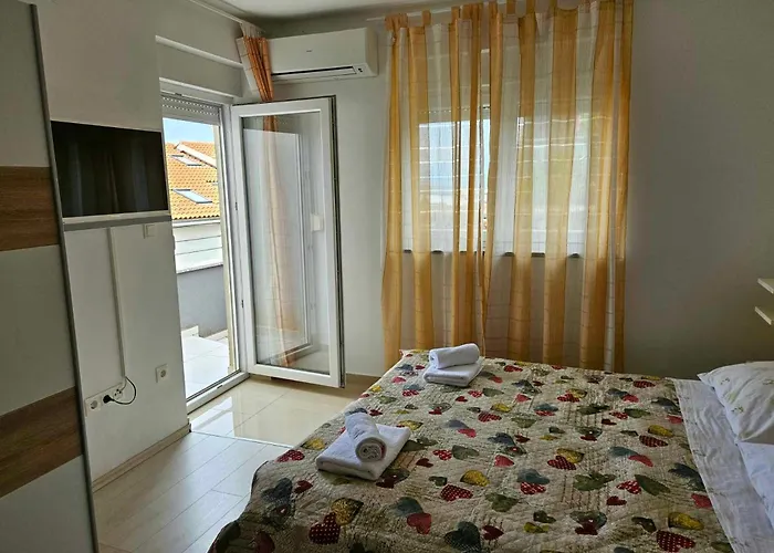 Domagoj - Luxury With Private Parking, Jacuzzi And Seaview Appartamento Njivice