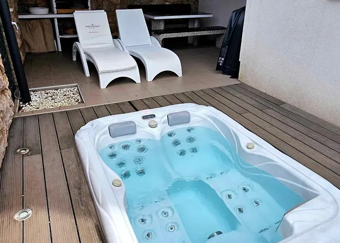 Domagoj - Luxury With Private Parking, Jacuzzi And Seaview Appartamento Njivice