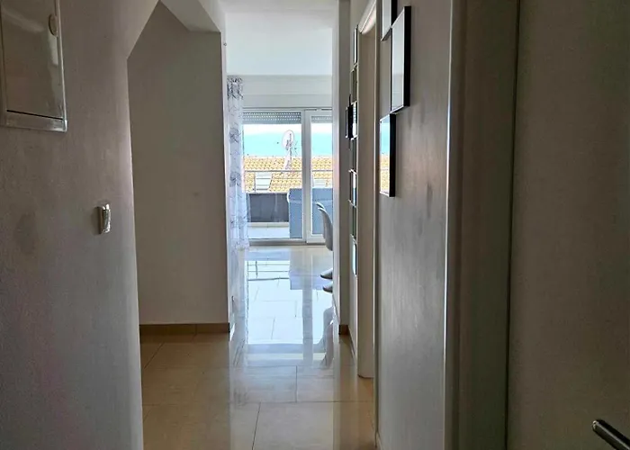 Domagoj - Luxury With Private Parking, Jacuzzi And Seaview Njivice