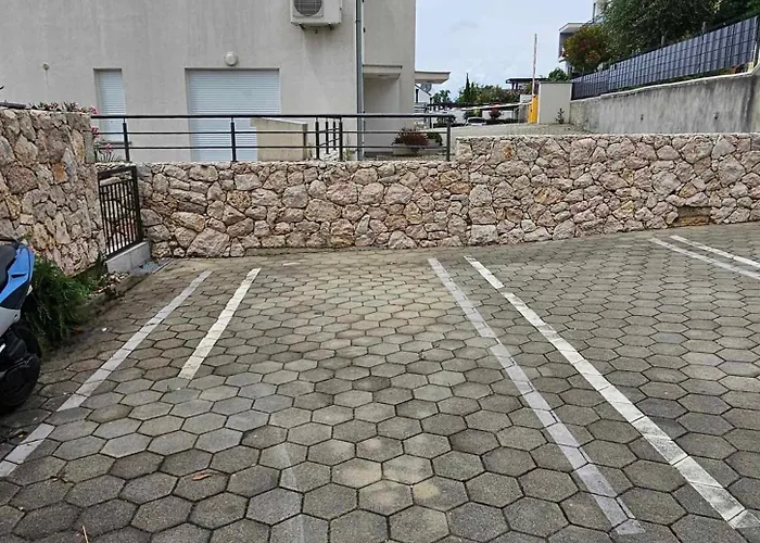 Domagoj - Luxury With Private Parking, Jacuzzi And Seaview