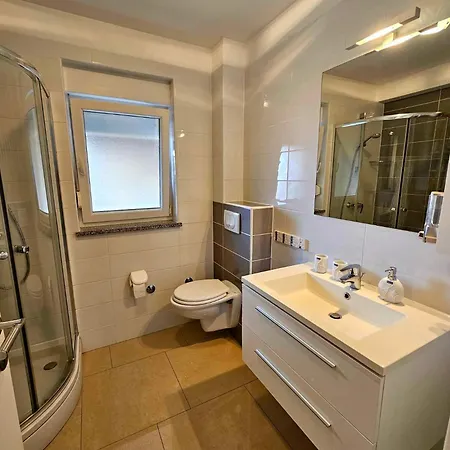 Apartment Domagoj - Luxury With Private Parking, Jacuzzi And Seaview Njivice
