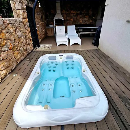 Domagoj - Luxury With Private Parking, Jacuzzi And Seaview *