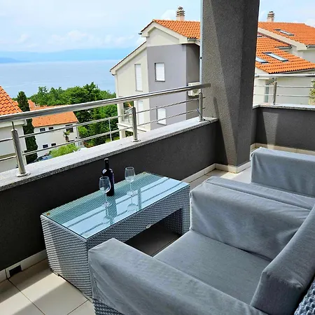 Apartment Domagoj - Luxury With Private Parking, Jacuzzi And Seaview Njivice