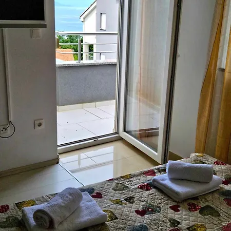 Domagoj - Luxury With Private Parking, Jacuzzi And Seaview