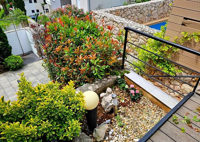 Appartement Domagoj - Luxury With Private Parking, Jacuzzi&seaview